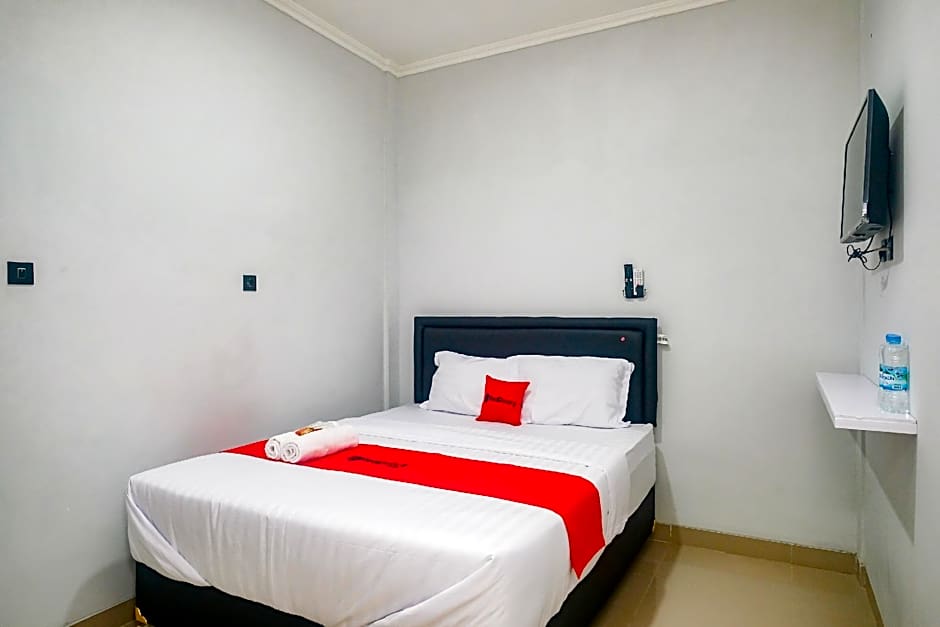 RedDoorz near STIE YKPN 3