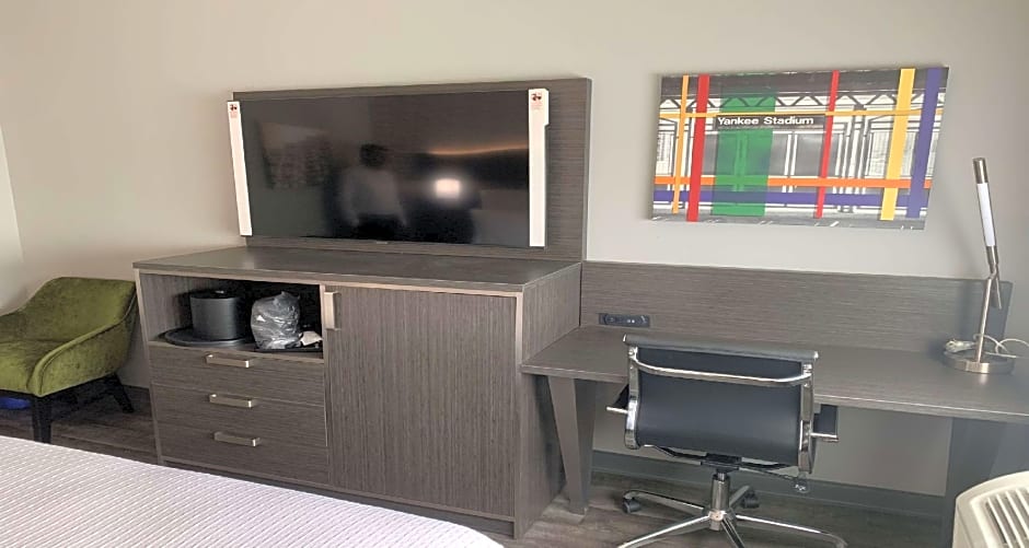 Best Western Plus City Line Hotel – New York, NY
