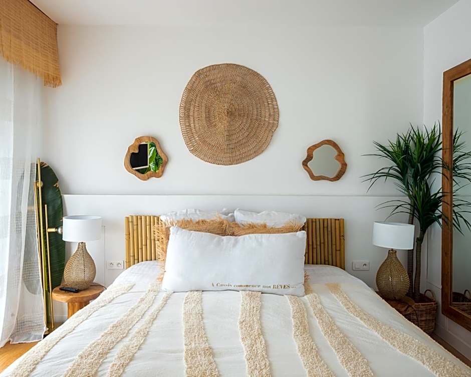 Hotel de La Plage - Mahogany