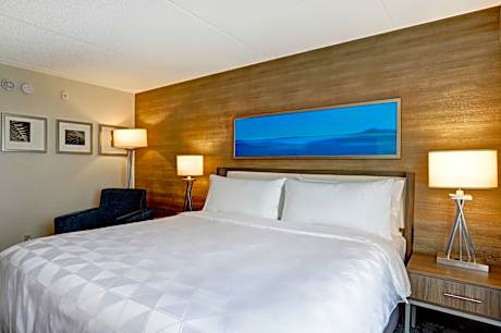 1 King Standard Walk In Shower