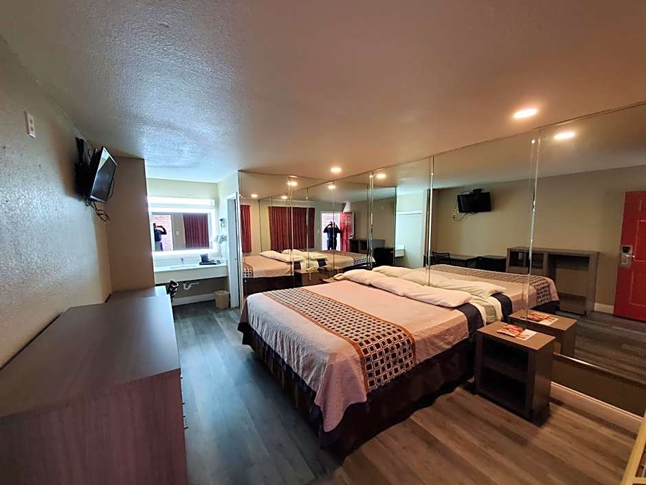River Inn Motel