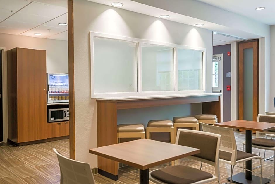 Microtel Inn & Suites by Wyndham Altoona