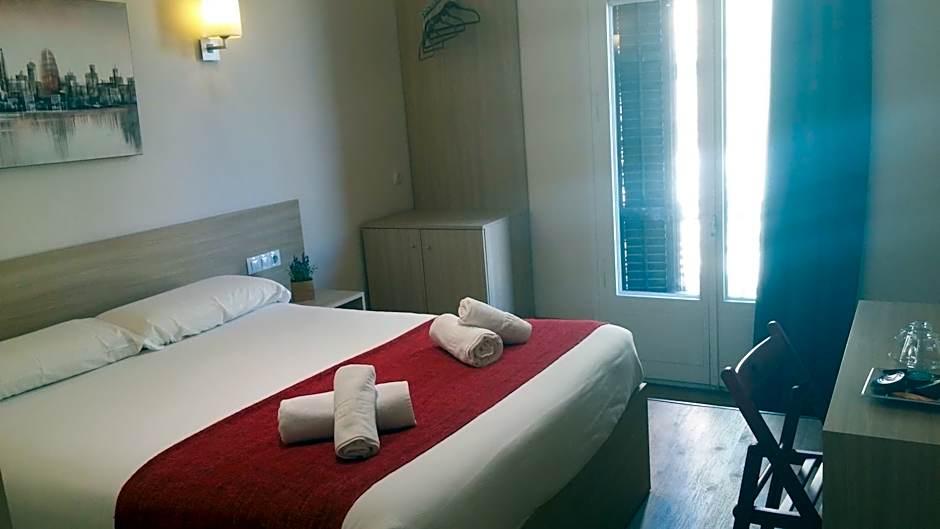 Hostal Barcelona Travel