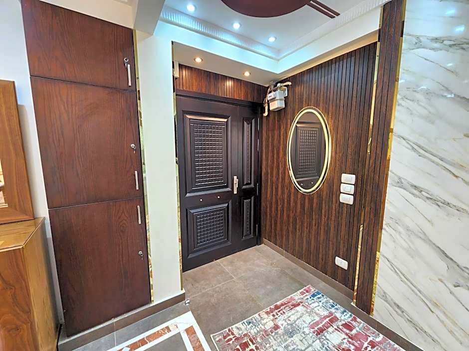 شقة فاخرة وفيو خرافى فى maadi