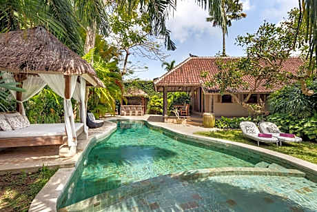 Villa Koyama by Villa Finder