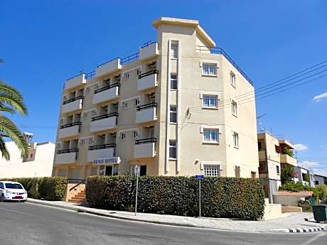 Denis Hotel