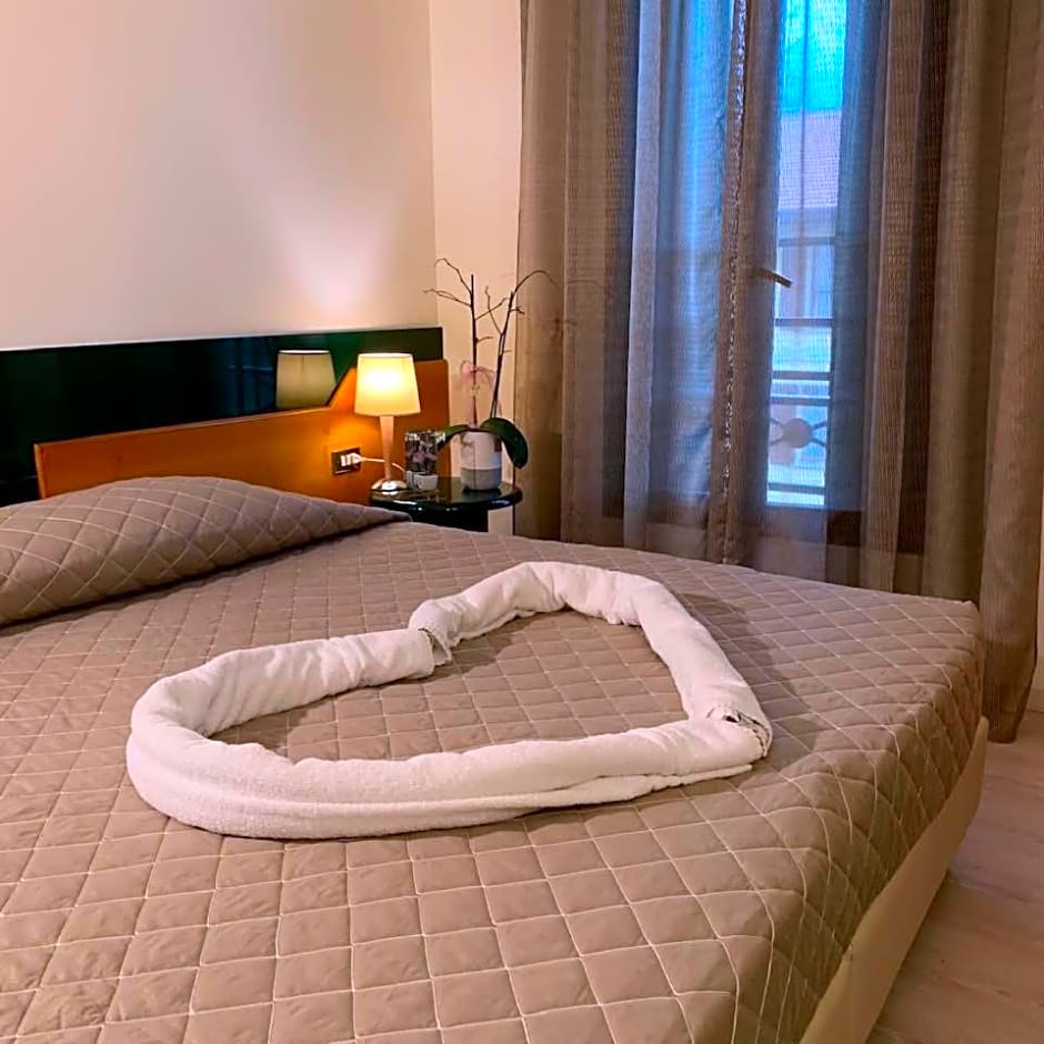 HOTEL DOZZA