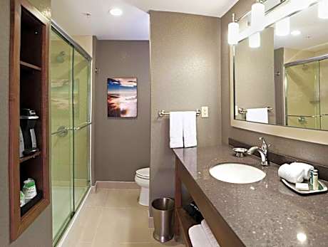 2 Queen Premium Nonsmoking