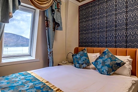 Deluxe Double Room with Loch View