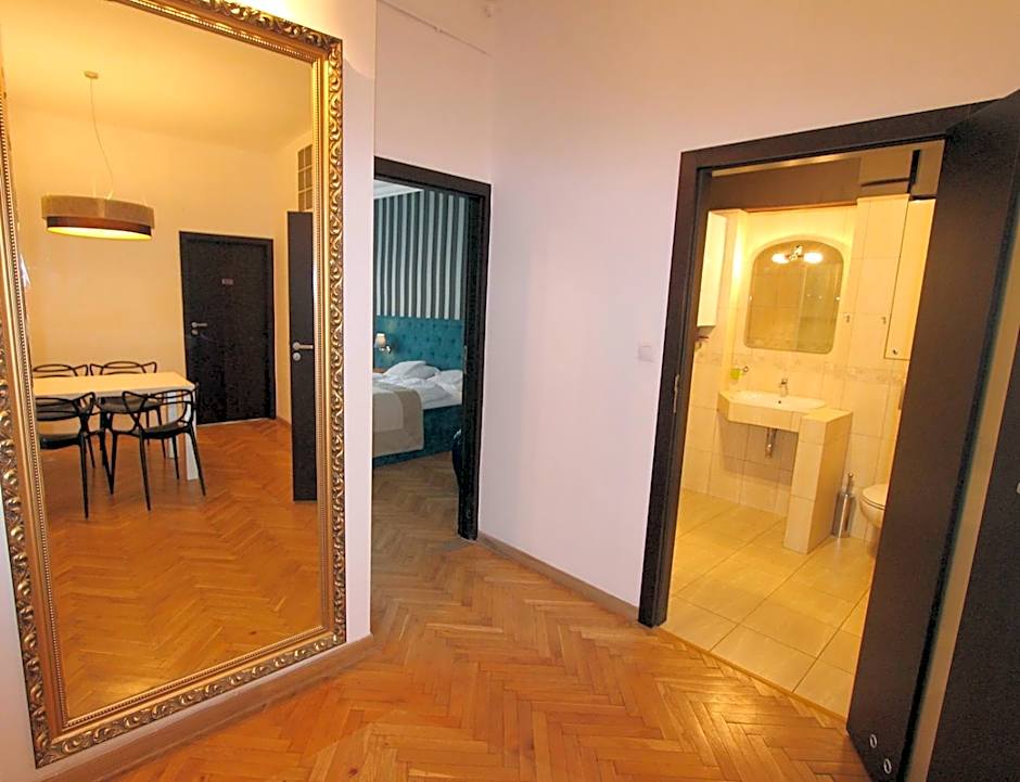 Chmielna 5 Rooms & Apartments