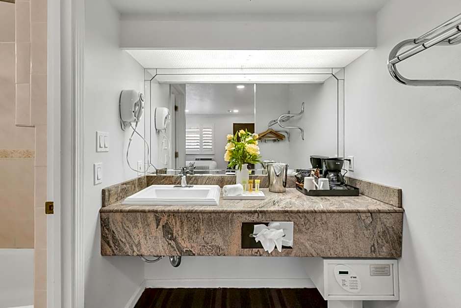 Napa Valley Hotel & Suites