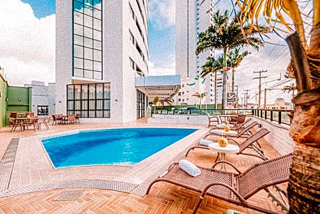 Suíte #1706 em hotel a 180m da praia