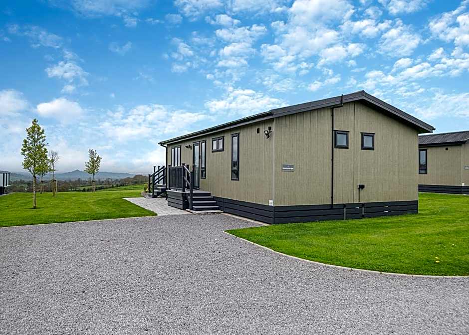 Midsomer Lodges