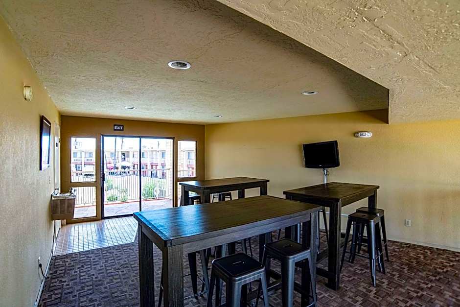 Quality Inn & Suites Phoenix NW - Sun City