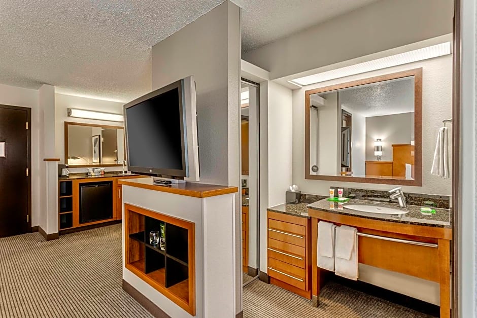 Hyatt Place Overland Park Convention Center