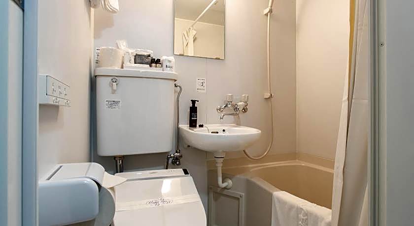 OYO Sasebo Palace Hotel