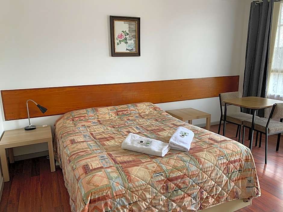 Beaconsfield Lodge Motel