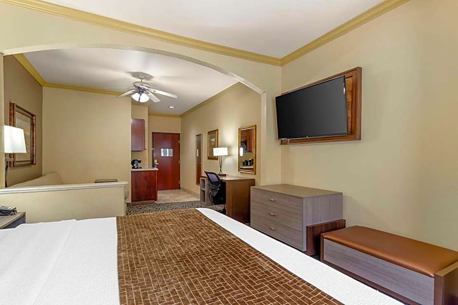 Best Western Plus Crown Colony Inn And Suites
