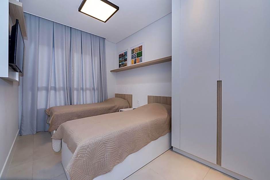 Adra 306 - Excelente Cobertura Duplex - Centro/Bombinhas- Rooftop com Piscina - À poucos metros da praia - (Consultar serviços de roupas de cama e banho)