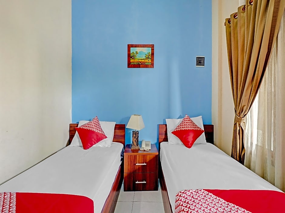 OYO 90475 Mirda Gratia Hotel