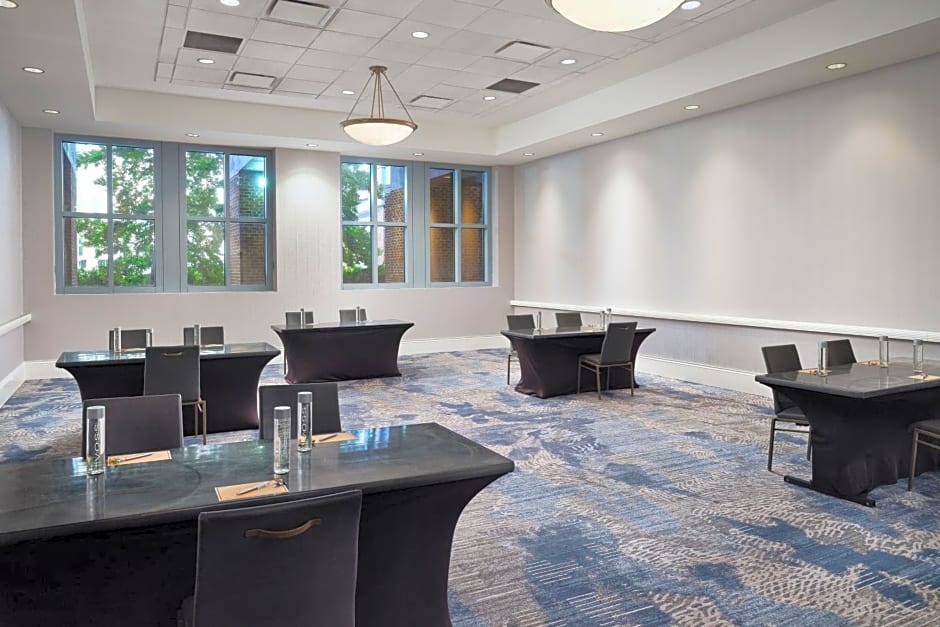 Renaissance Portsmouth-Norfolk Waterfront Hotel