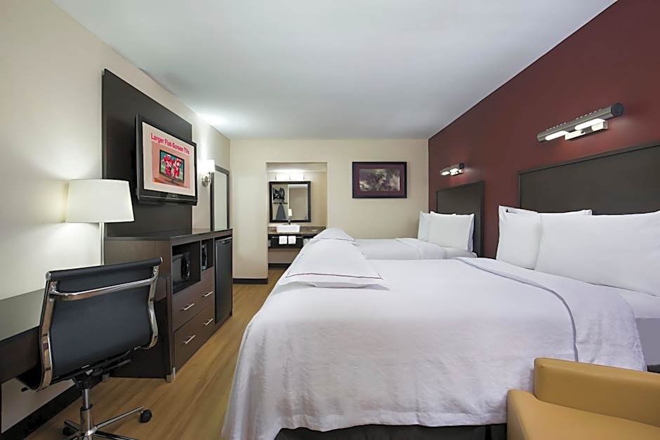 Red Roof PLUS+ Birmingham East - Irondale/Airport