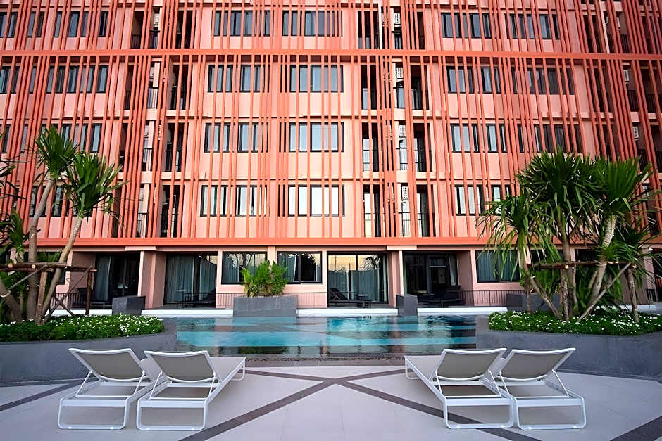 PRIME TOWN - Posh & Port Hotel PHUKET