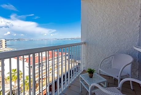 DOUBLE SINGLE USE SIDE SEA VIEW WITH BALCONY