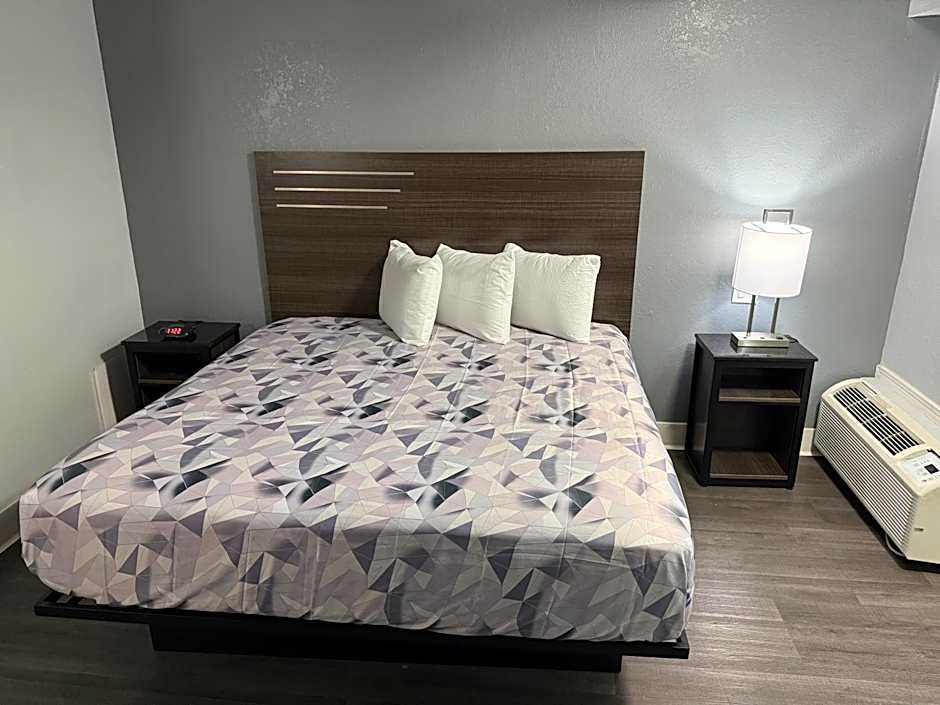 Econo Lodge Montgomery South I-65