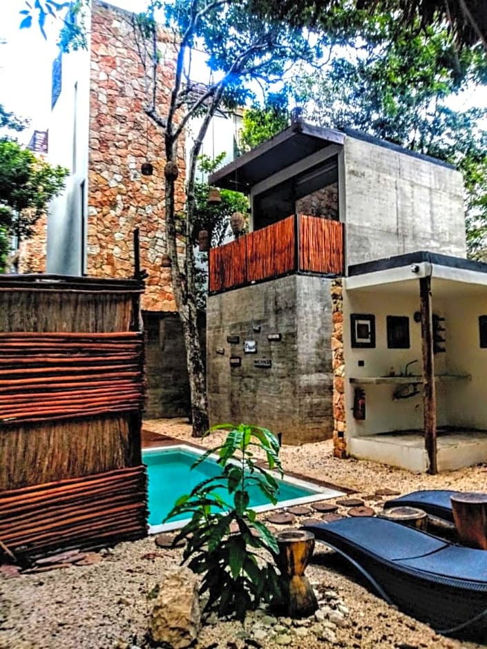 La Casa de María 11:11