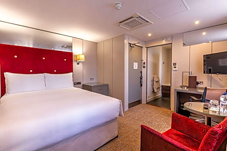 Queen Bed Standard Room