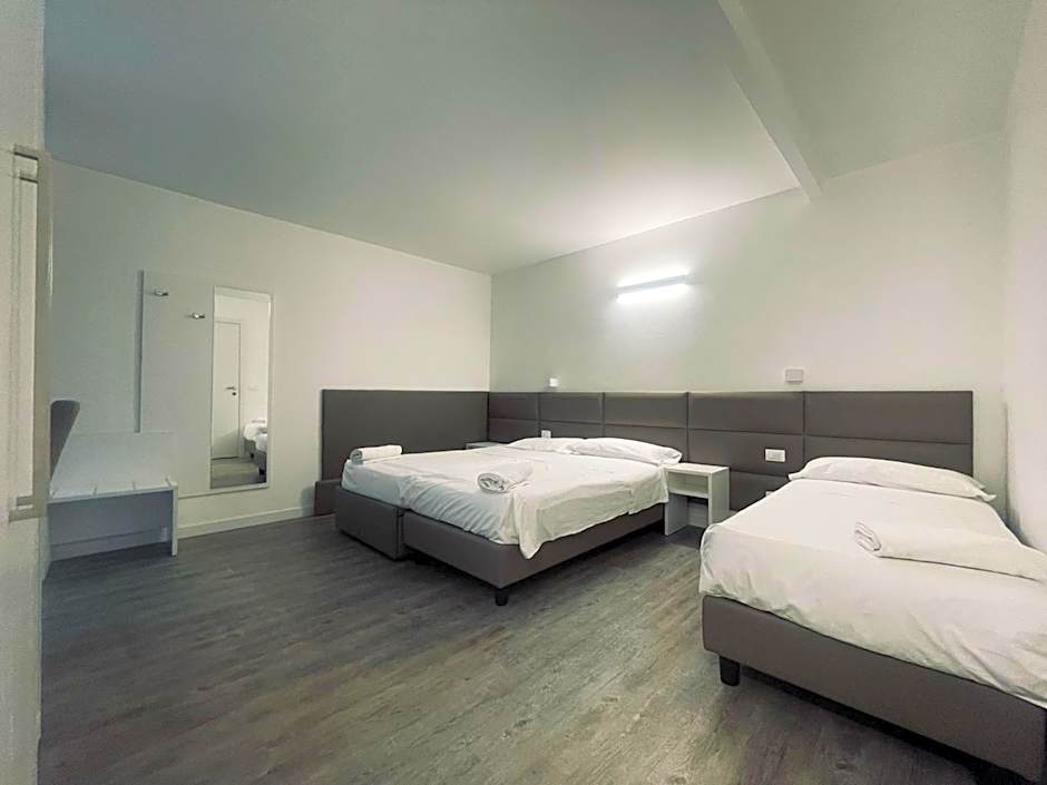Hotel Holiday