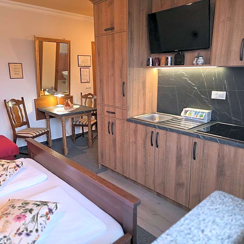 Garni Hotel & Apartments Terano