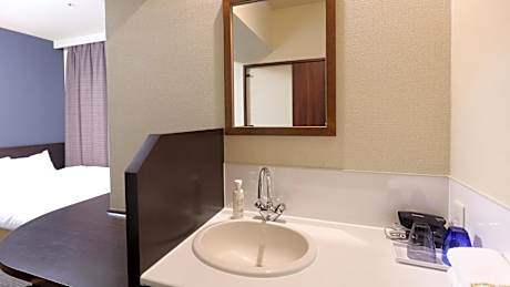 Early Check-In at 13:00 - Standard Twin Room - Non-Smoking