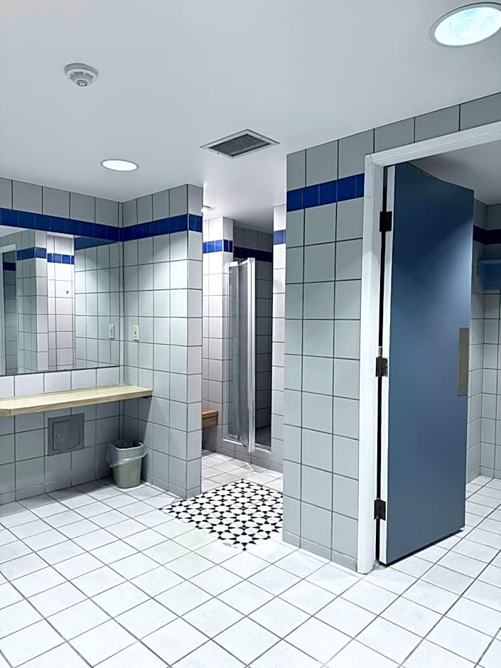 Divya Sutra Plaza and Conference Centre, Vernon