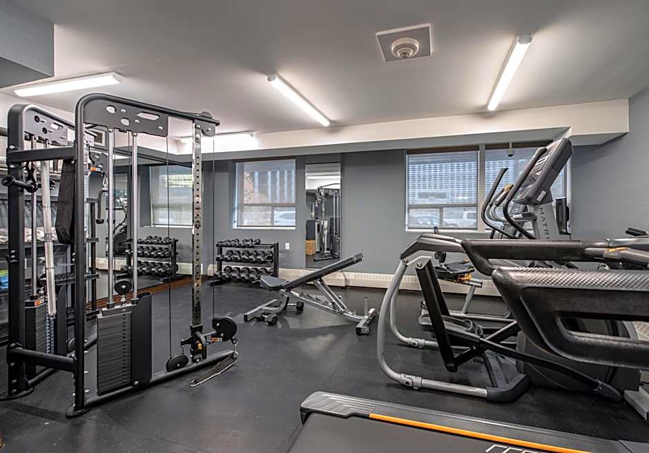 Coast Calgary Downtown Hotel & Suites by APA