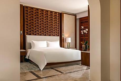 Premium Luxury, Suite, 1 King, Ocean view, Balcony