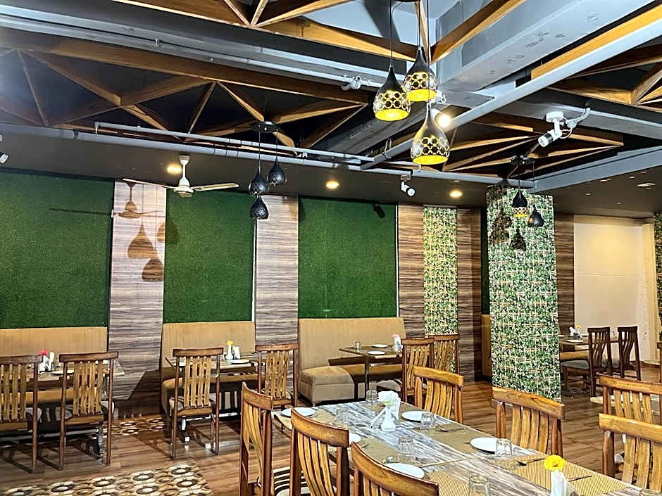Hotel SV Grand Varanasi – Varanasi, VA