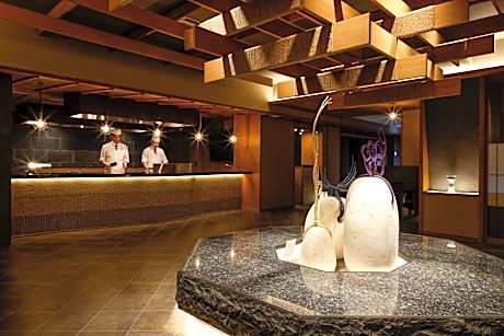 Twin Room with Dining Space and Shower