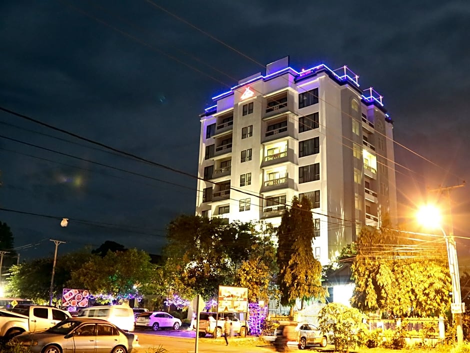 Yeak Loam Hotel
