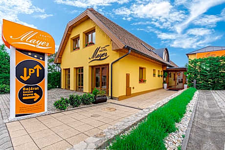 Hotel Mayer Alsóörs