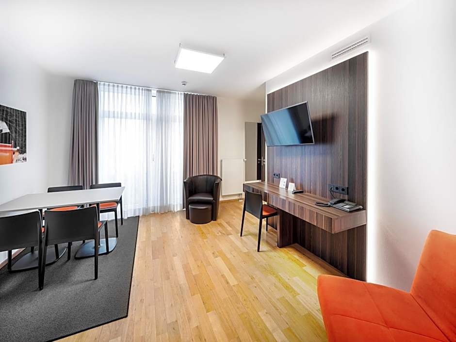 sevenDays Hotel BoardingHouse