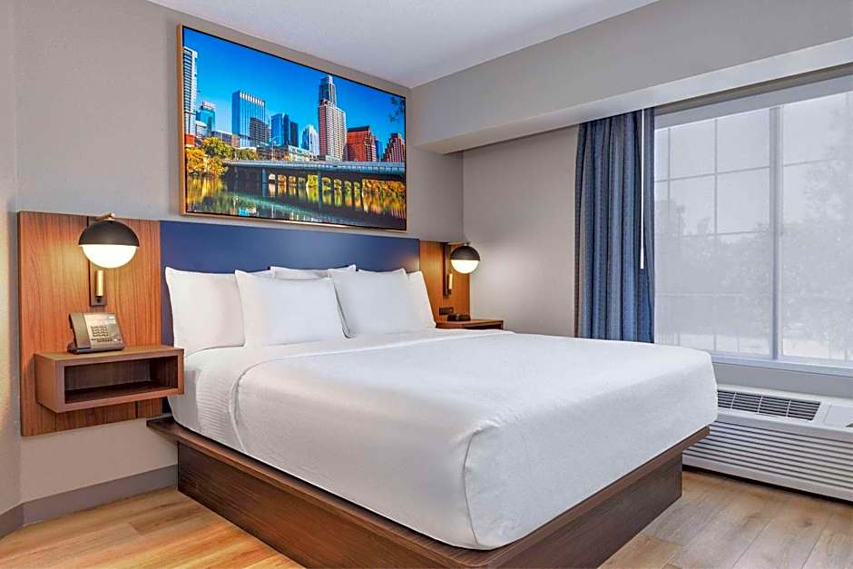 La Quinta Inn & Suites by Wyndham Dallas Dfw Airport North