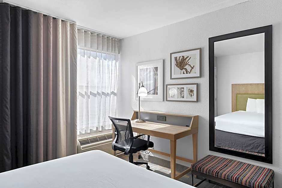 GreenTree Inn Phoenix Sky Harbor