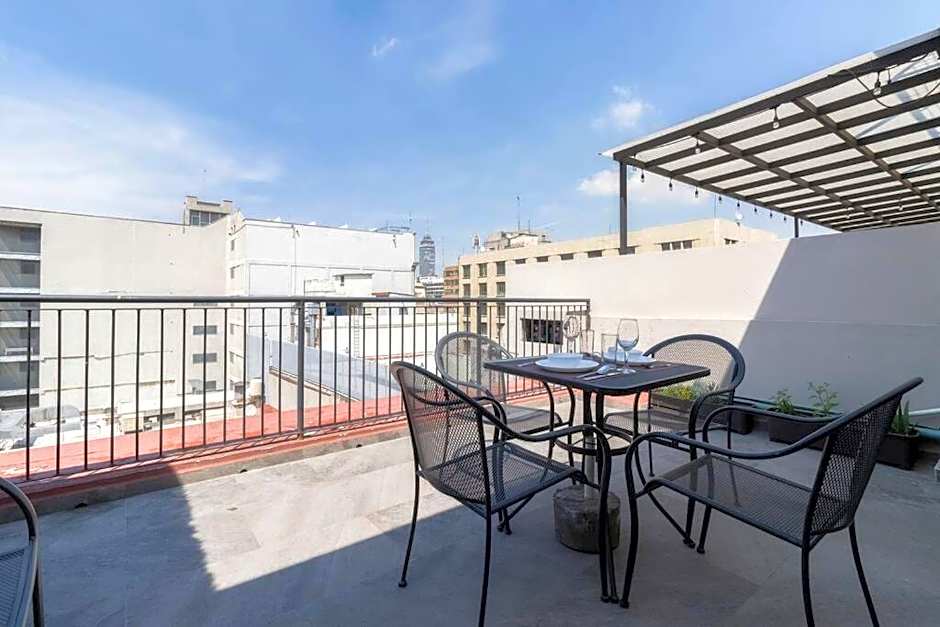 3Ph Amazing 2Bdrm 2bath private terrace fits 10