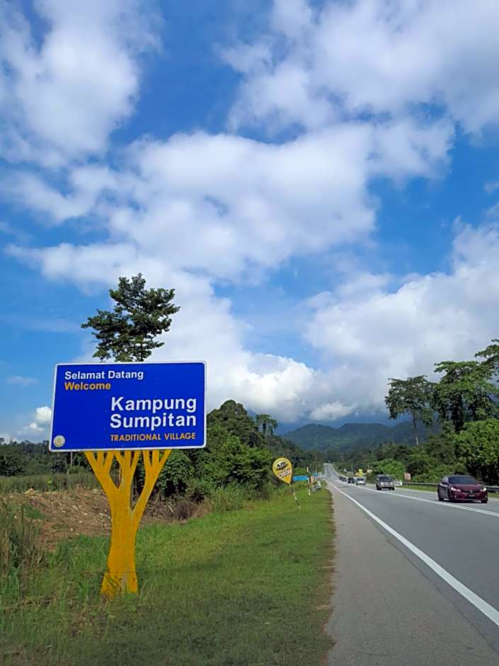 D'Impiana Riverview Chalet # Lenggong