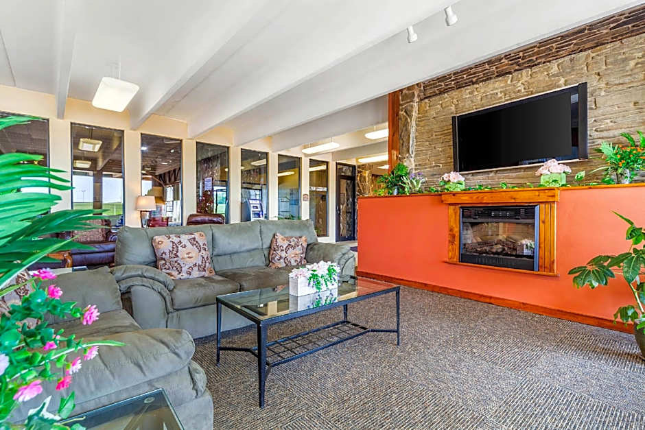 Econo Lodge Inn & Suites Brookings