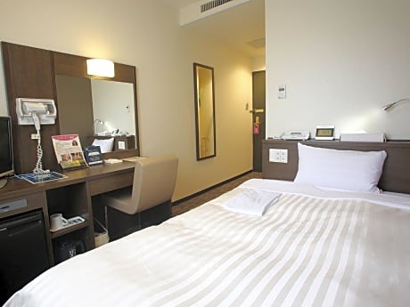 Single Room - Non-Smoking