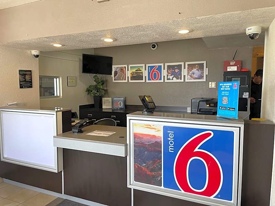 Motel 6 Cheyenne, WY