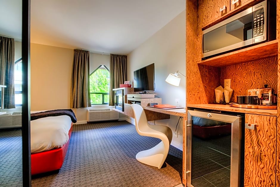 Adara Hotel
